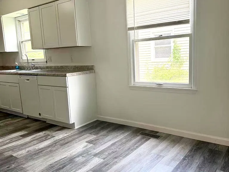1814 Stratford Dr — Photo 10