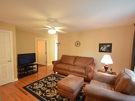 2nd image of 116 Springlake Ave #116