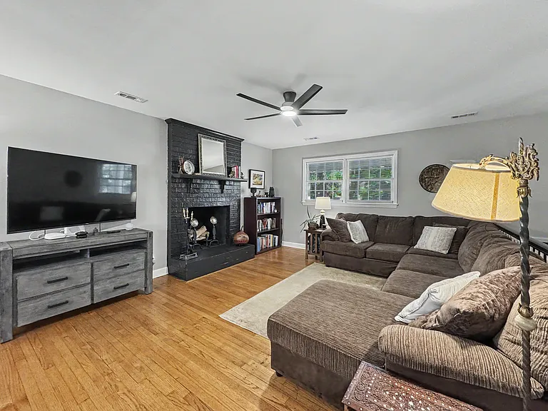 1715 W Market St — Photo 4