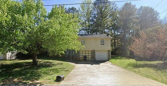 7277 Woodcreek Way — Photo 2