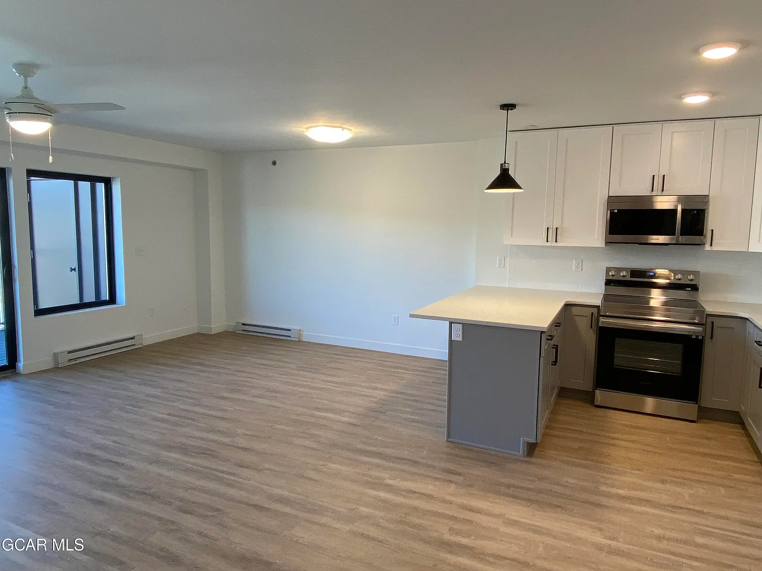 406 N Zerex St — Photo 3