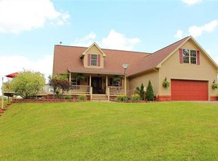 6608 Coon Hill Rd, Munith, MI 49259