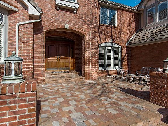 3rd image of 97 Glenmoor Ln