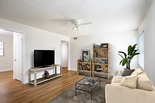 Park Plaza Apartments Photo 1
