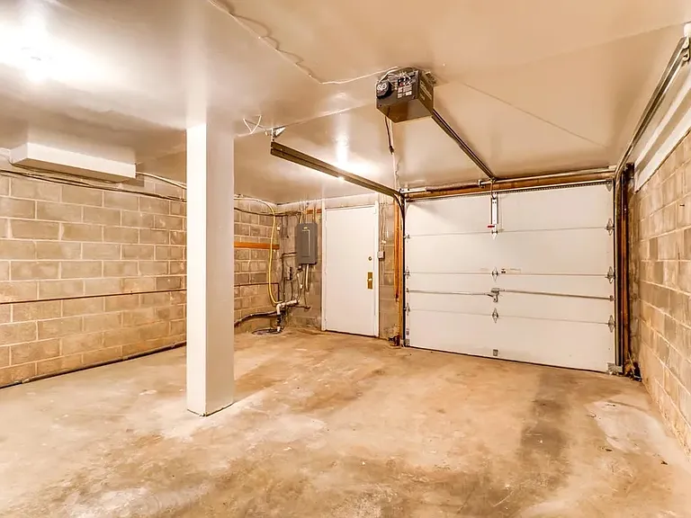 609 S Hanover St — Photo 23