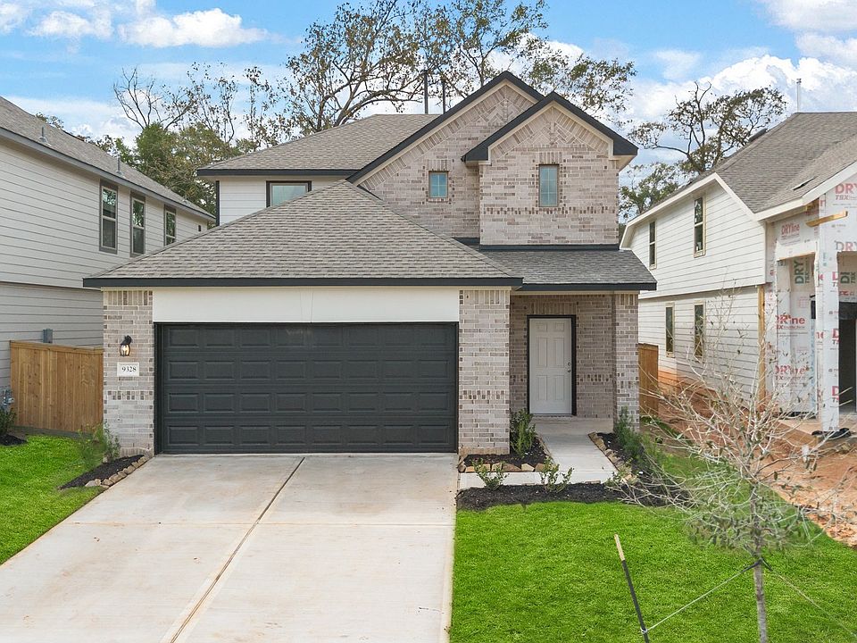 Welcome home to 9328 Hard Rock Road located in the community of Stonebrooke zoned to Conroe ISD.