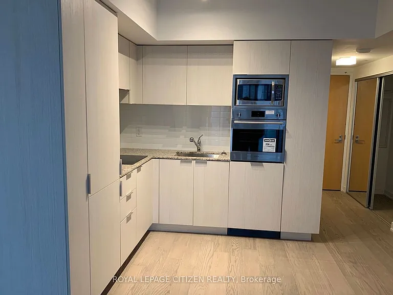 11 Wellesley St W #5703 — Photo 2