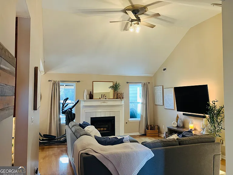 328 Vendella Cir — Photo 2