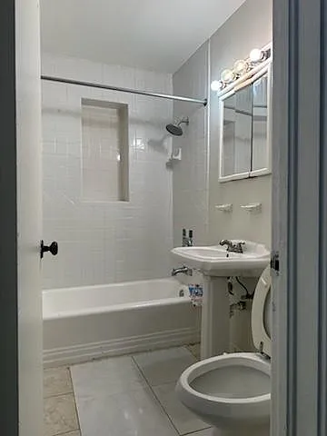 471 Holt Ave — Photo 5