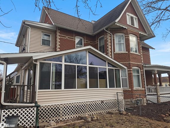 4th image of 1735 Avenue F
