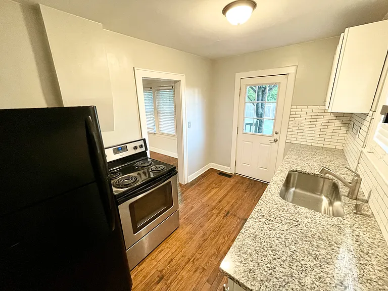 1184 Sidney St — Photo 7