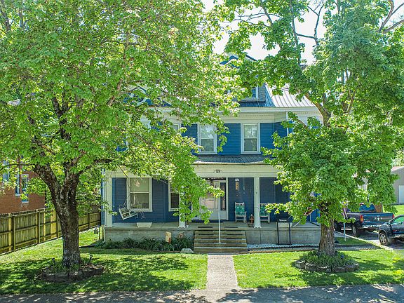 2nd image of 119 W 12th St
