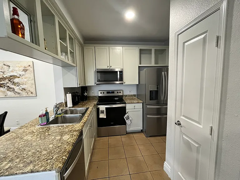 22681 Oakgrove #426 — Photo 4
