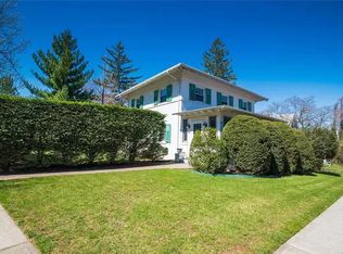 242-17 Rushmore Ave, Douglaston, NY 11362