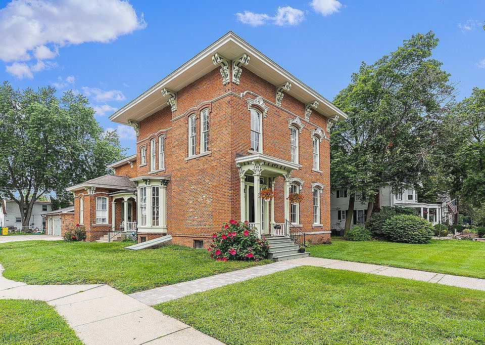1st image of 45607 Cass Ave