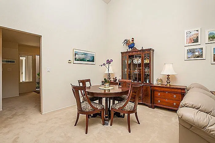 3 bed, 1350 sqft, $5,100 — Photo 2