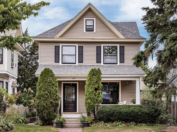 951 Laurel Ave, Saint Paul, MN 55104