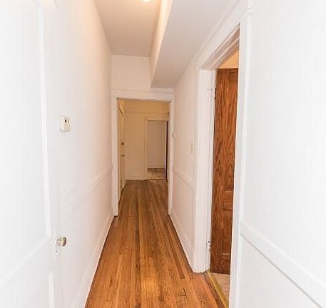 3rd image of 3829 N Sheffield Ave