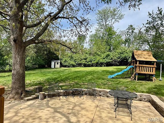 2nd image of 930 Crestland Dr