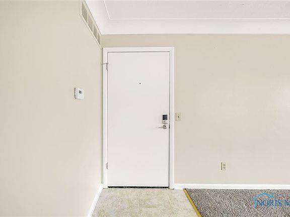 4th image of 4057 W Bancroft St APT 3