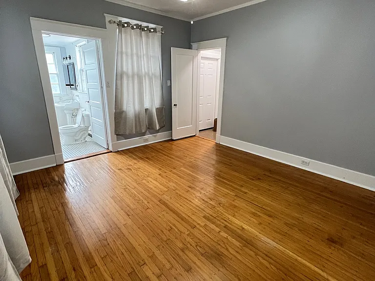 2427 Broadway St #B — Photo 2