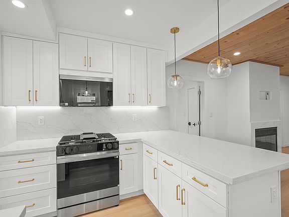 3rd image of 2215 6th St APT C