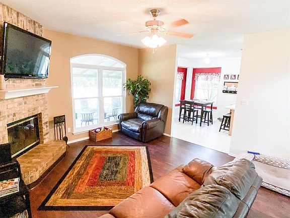 3rd image of 2103 E Greenspoint Ct