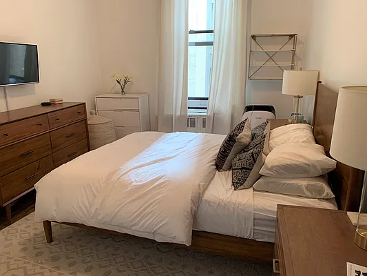 Rented by Joe Gotham LTD | media 21