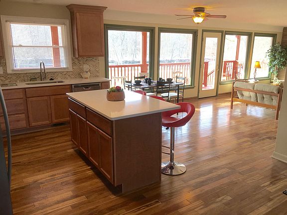 3rd image of 22909 Huron River Dr