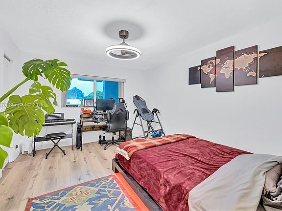 5th image of 3211 Calle Largo Dr