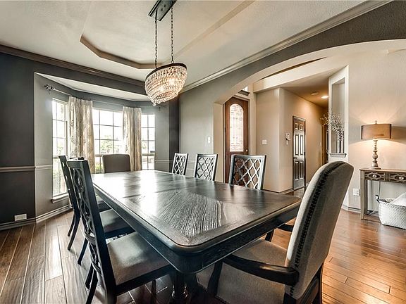 5th image of 1015 Molly Ct