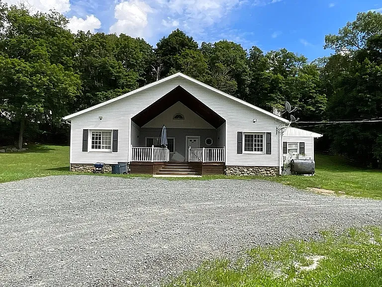 287 Seven Springs Mountain Rd — Photo 1