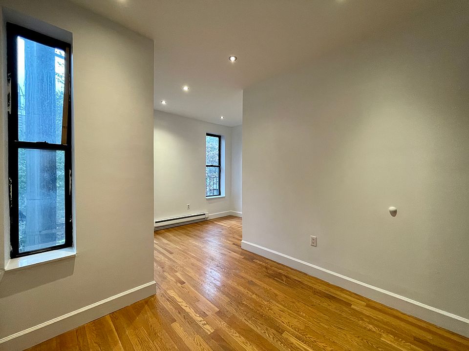 2nd image of 302 W 114th St APT 4B