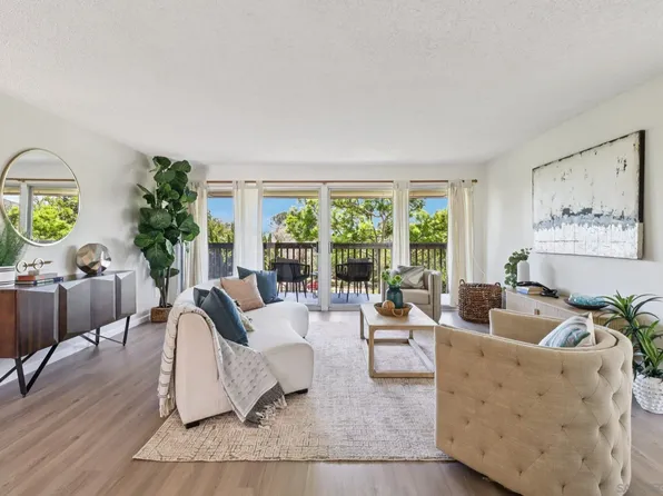 6335 Caminito Telmo, San Diego, CA 92111