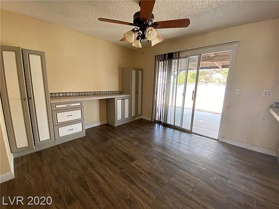 5th image of 136 Sterling Dr