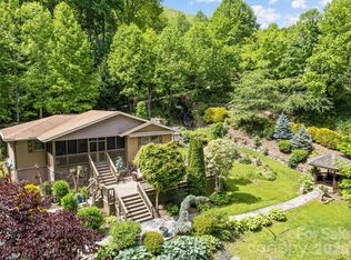218 Red Oak Dr, Maggie Valley, NC 28751
