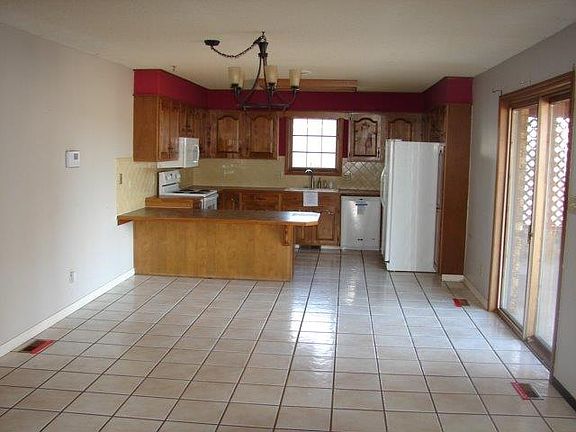 5th image of 2058 Carlton Ct