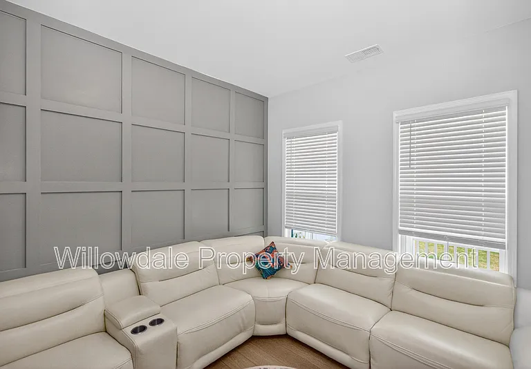 111 N Parkside Dr — Photo 23
