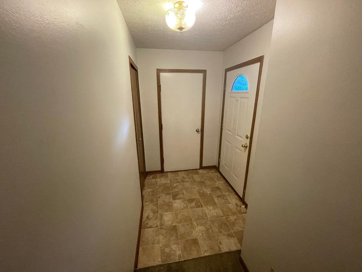 3 bed, 1.5 bath, 1200 sqft, $2,000 — Photo 3