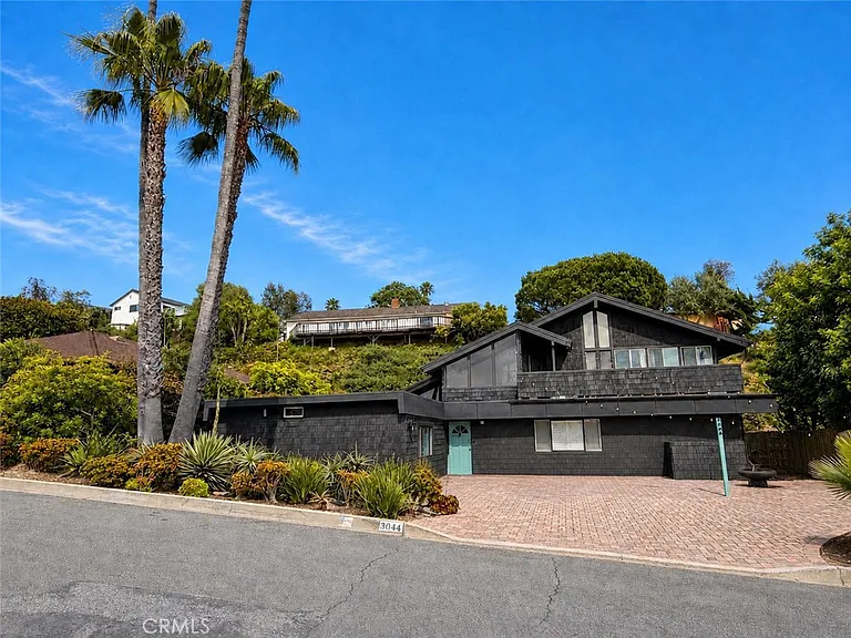 3044 Cresta Way — Photo 3