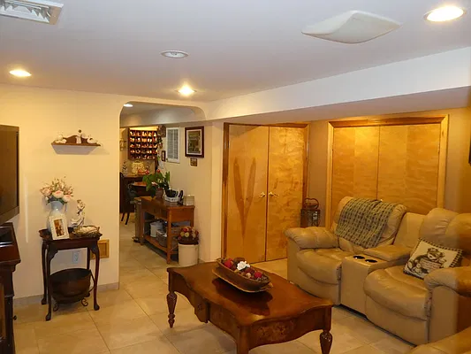Sold by Century 21 Mizrahi Realty | media 40