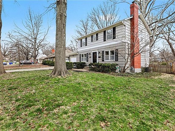 3rd image of 8927 Foster Ln