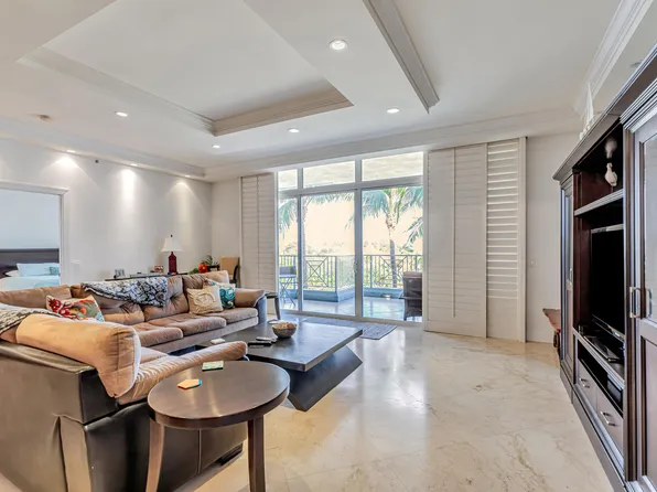 701 SE 21st Avenue #302, Deerfield Beach, FL 33441