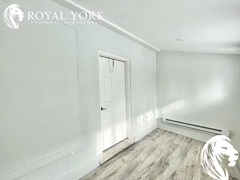 35 Concession St — Photo 9