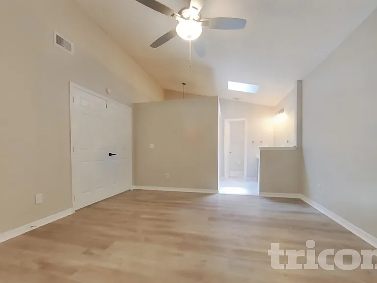 110 Yorktown Pl — Photo 7