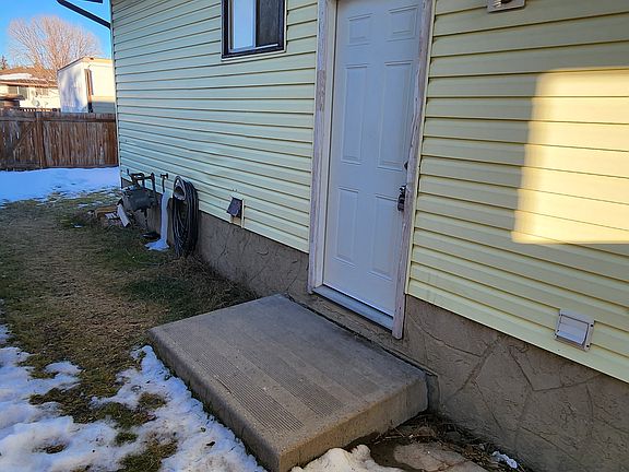 2nd image of 132 Pinetree Rd NE