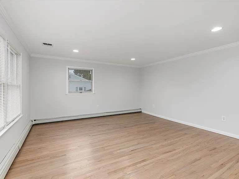 4 Coppola St #2 — Photo 13