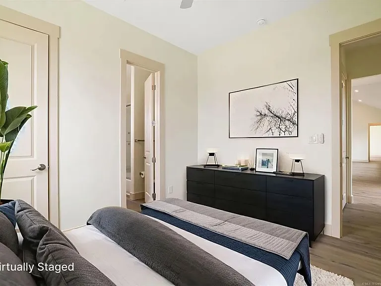 211 Vaughn Ln — Photo 19