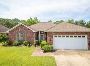 11822 Curlew Dr, Ocean Springs, MS 39564