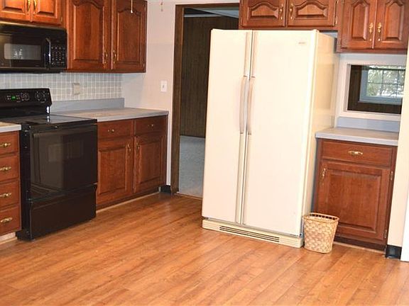 4th image of 1052 Pepper Hill Dr